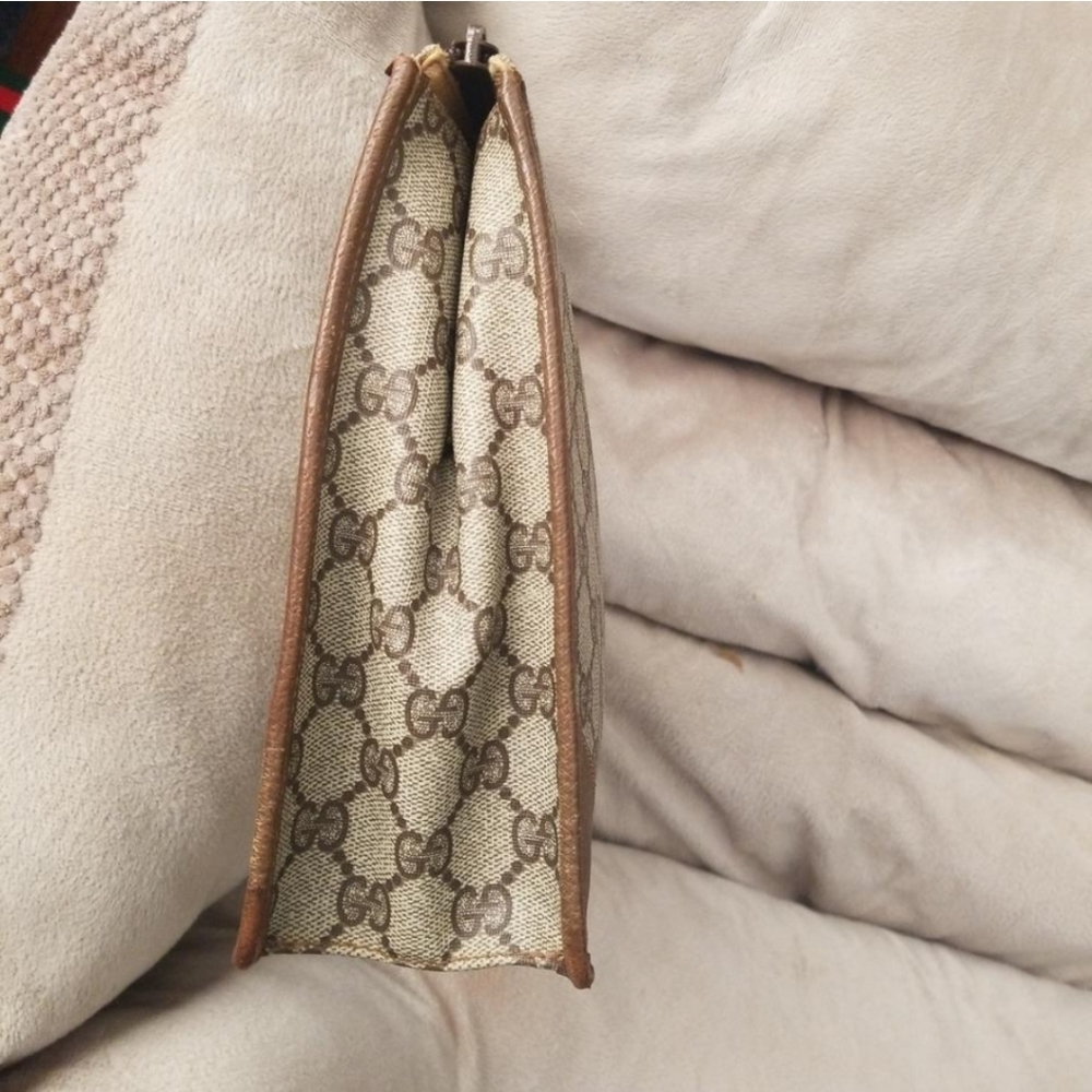 Authentic Vintage Gucci Portfolio Clutch - Picture 4 of 9